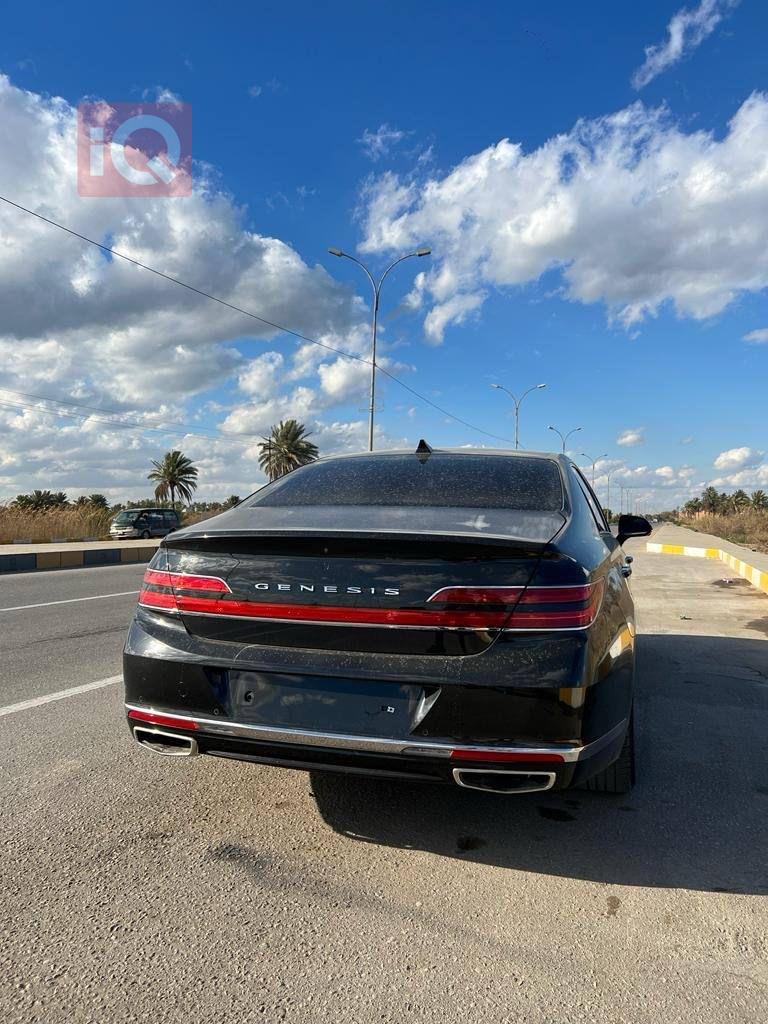 جێنسس G90